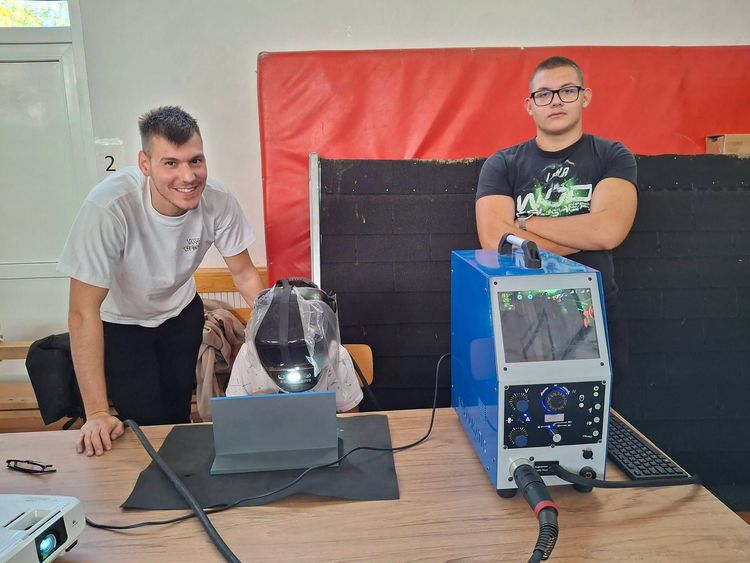 Falleros szereplés a Bartos Sándor Általános Iskola pályaorientációs napján!